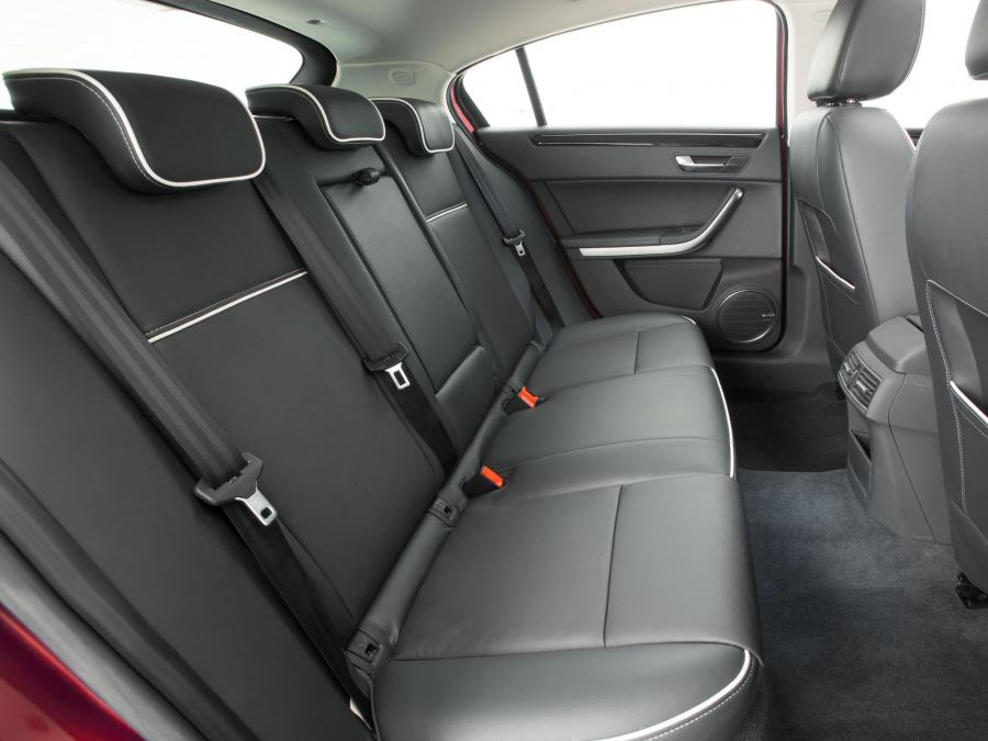 Интерьер Qoros 3 Hatch 2014 года  (фото 17 из 17)